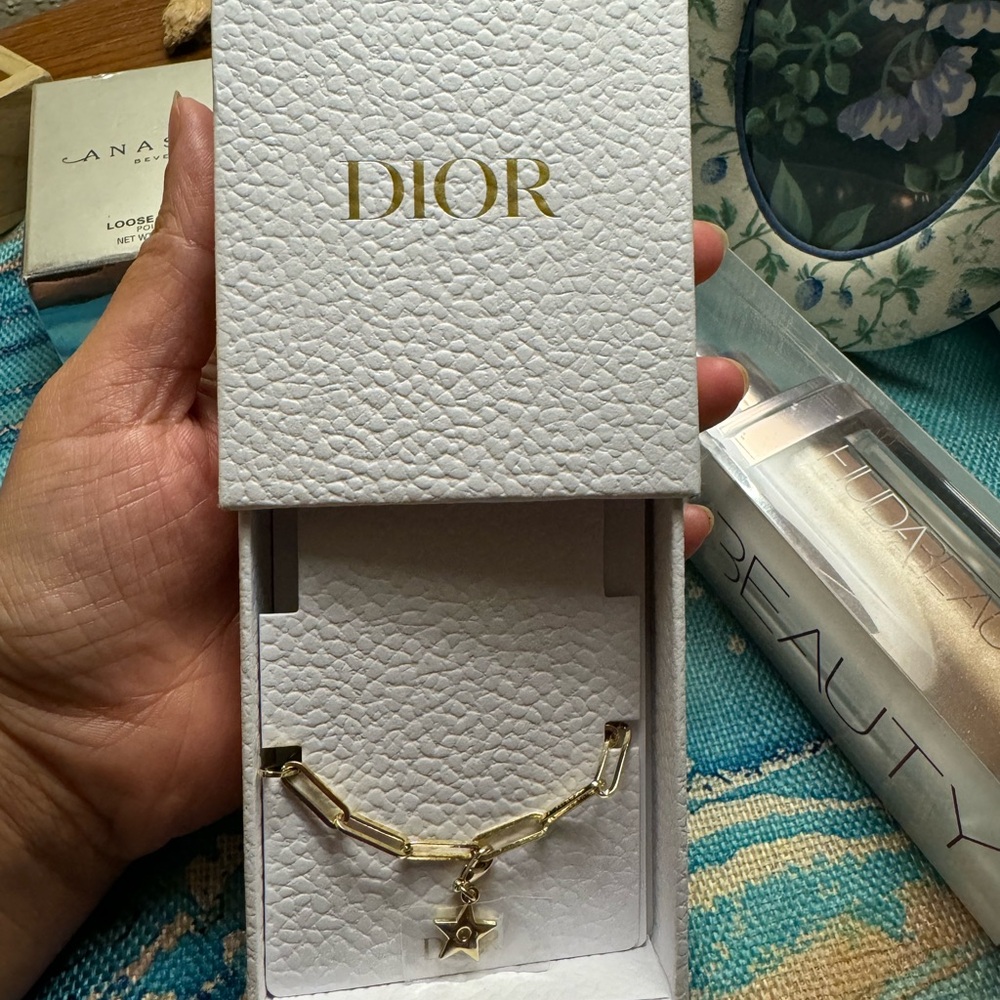 Dior phone charm without box